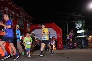 BIB: 4605, 4778
                            <button type="button" onclick="openModal(26257533)" class="btn btn-primary btn-sm float-right btn-popup" data-toggle="modal" data-target=".modal-high-quality">
                        <i class="fas fa-shopping-cart"></i> Add to Cart
                    </button>
                                            <button type="button" onclick="isThisMe(26257533, true)" class="btn btn-success btn-sm float-right btn-popup btn-isme hidden" data-toggle="tooltip" data-placement="bottom" title="นี่คือรูปของคุณใช่ไหม คลิกที่นี่เพื่อเอาเข้าอัลบั้ม">
                        <i class="fas fa-plus"></i> Add to album
                    </button>
                    <button type="button" onclick="isThisMe(26257533, false)" class="btn btn-warning btn-sm float-right btn-popup btn-isnotme hidden">
                        <i class="fas fa-ban"></i> Remove from album
                    </button>